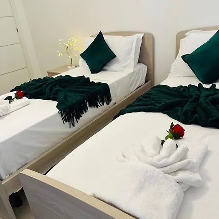 Δωμάτια σε οικογενειακή κατοικία Couple's Getaway